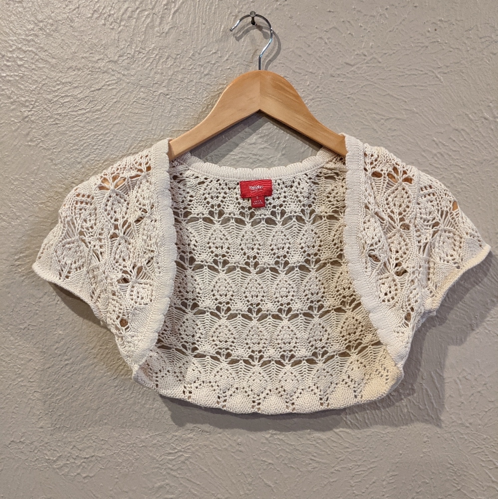 Knit/crochet design shrug